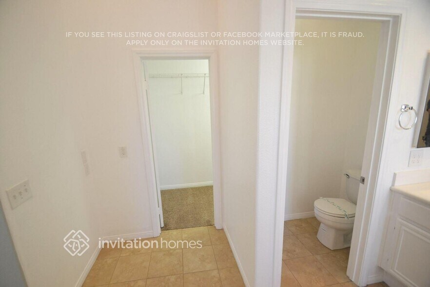 Building Photo - 45916 Via La Colorada