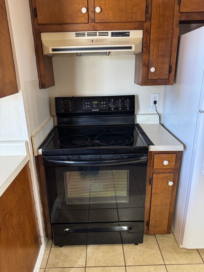 Building Photo - Spacious 4-Bedroom Rural Home on Private Acreage