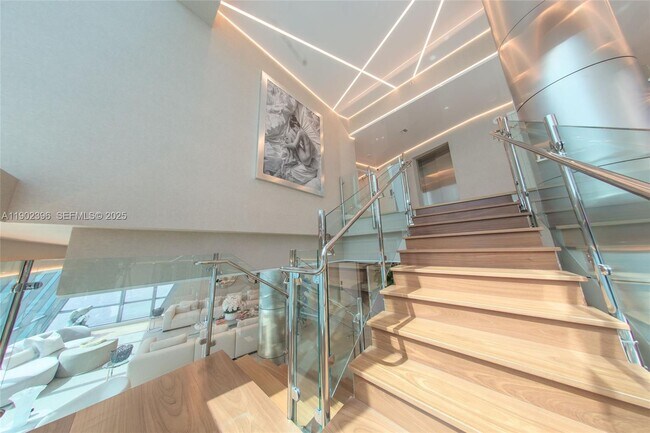 Building Photo - 17121 Collins Ave