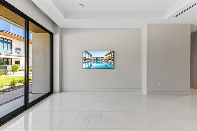 Building Photo - 6587 N Palmeraie Blvd