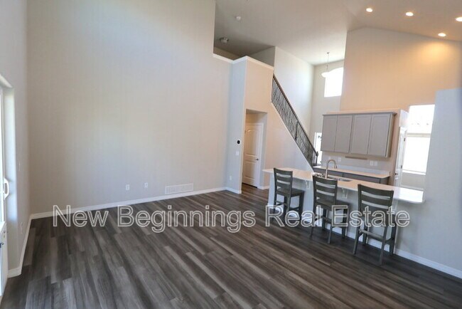 Building Photo - 4834 Olympus Dr