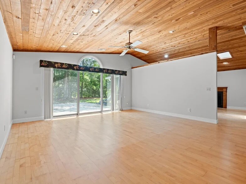 Building Photo - 149 Old Cedar Loop