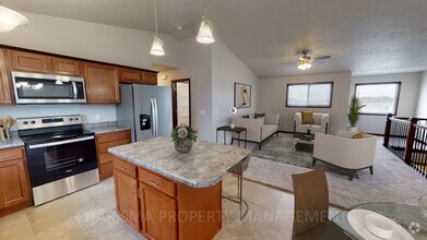 Building Photo - UPPER UNIT 2 BD, 1 BA, INDIVIDUAL ENTRANCE...