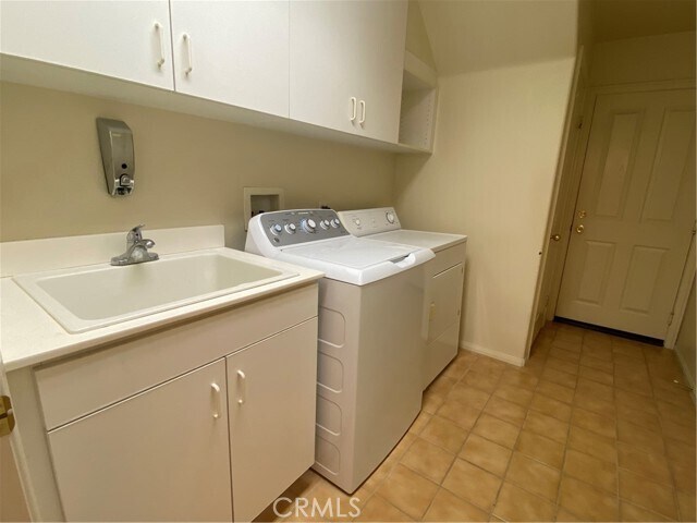 Building Photo - 44 Whispering Pine