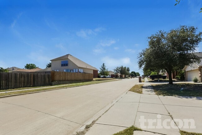 Building Photo - 14469 Cloudview Way