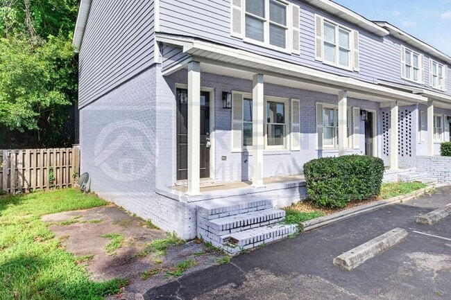 Building Photo - Easy Access to I-77 & Knox Abbott in Cayce!