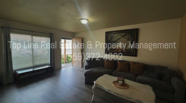 Building Photo - Spacious and well-located duplex in the he...
