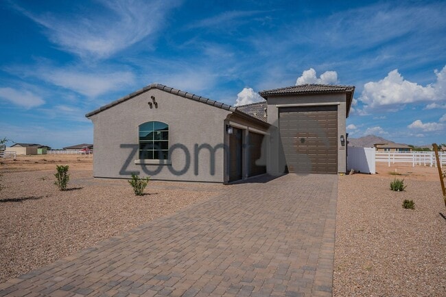 Building Photo - Coming Soon  Mid May 2026!- 4bdrm 3bath - 1 acre horse property