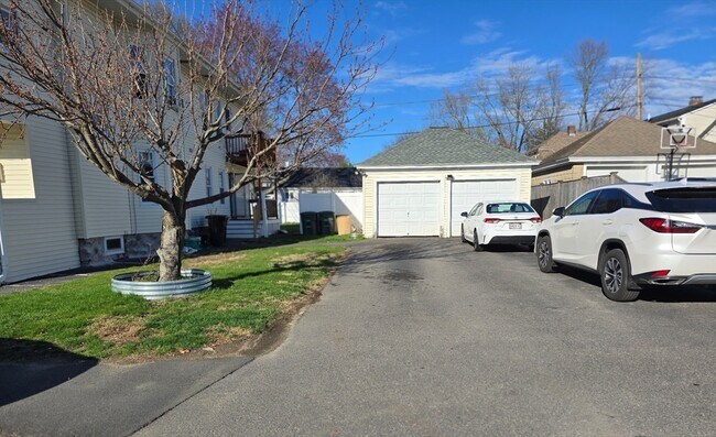 Building Photo - 38 Milton St