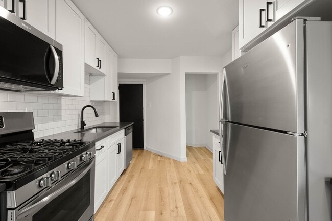 Building Photo - READY FOR MOVE IN! Don't miss this RENOVATED 4-BEDROOM located in Munhall!