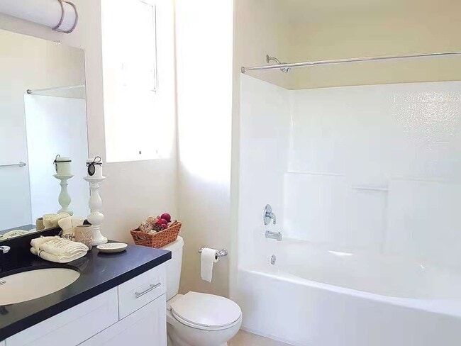 Building Photo - 1561 S Barrington Ave