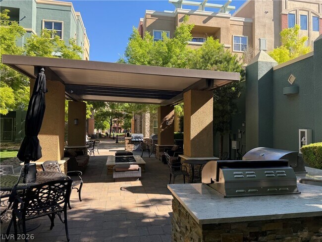 Building Photo - 38 E Serene Ave