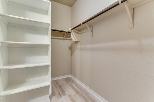 Building Photo - 505 Brashear Ln