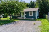 Building Photo - A must see 3 bedroom 2 bath in El Reno!