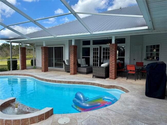 Building Photo - 1950 Bern Creek Loop