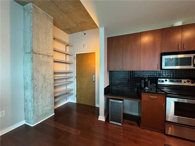 Building Photo - 923 Peachtree St NE
