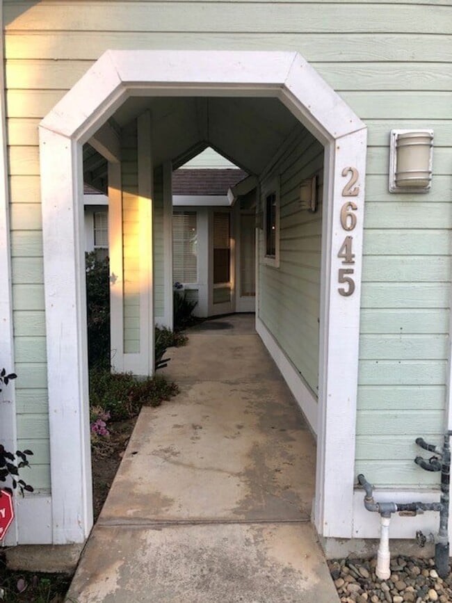 Building Photo - Charming and Spacious Home in Carmichael