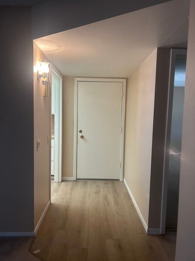 Building Photo - Charming 2-bedroom 2 baths in the heart of...