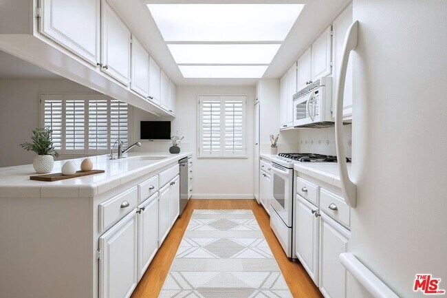 Building Photo - 1411 12th St