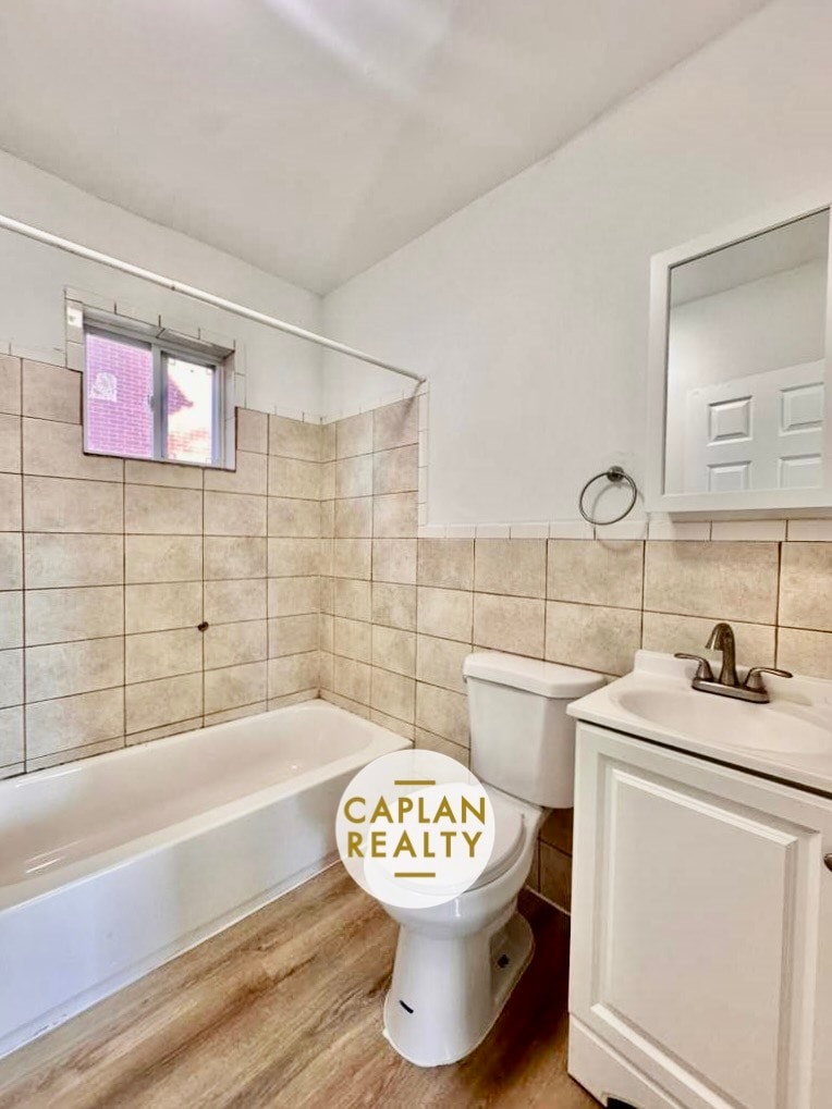 Building Photo - 104 Webster St