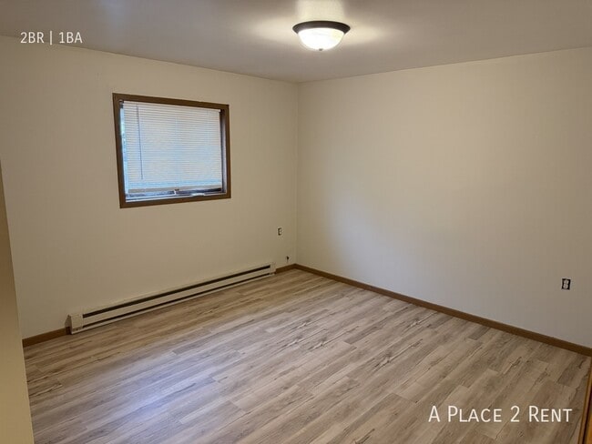 Building Photo - 1733 Hemlock Dr