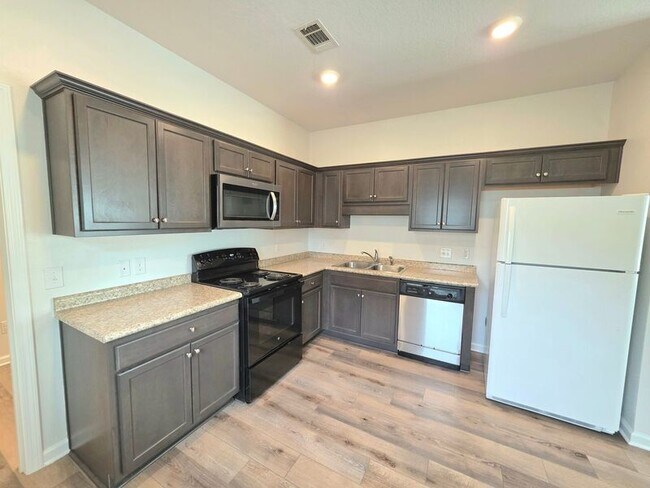 Building Photo - 8923 Untreiner Ave