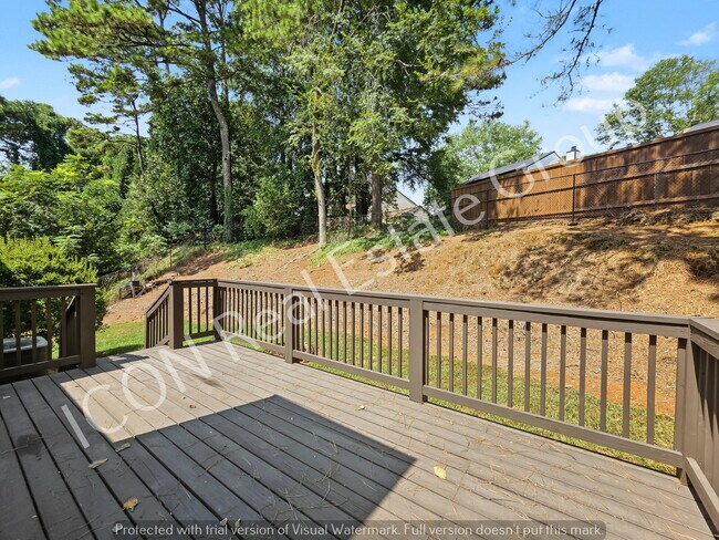 Building Photo - 3 or4-Bed Family Home in Marietta with Spacious Layout & 2.5 Baths with fenced yard and cul de sa...