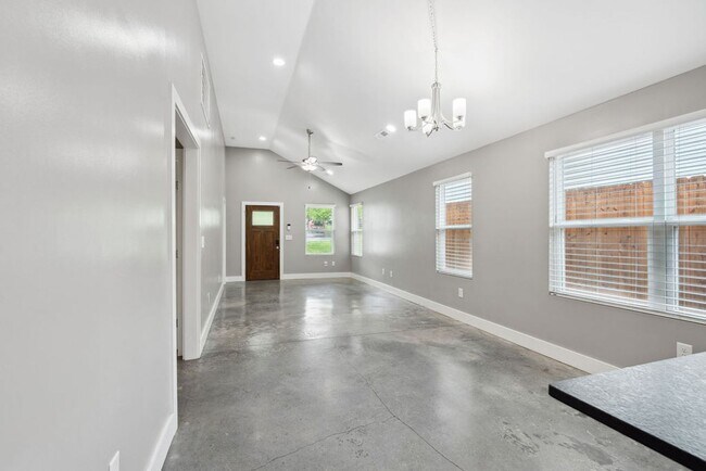 Building Photo - 298C Garner Ave
