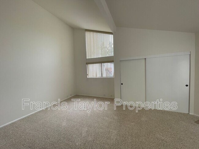 Building Photo - 7526 Jerez Ct