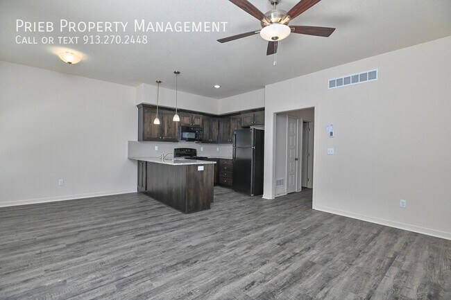 Building Photo - 3253 N 103rd Pl