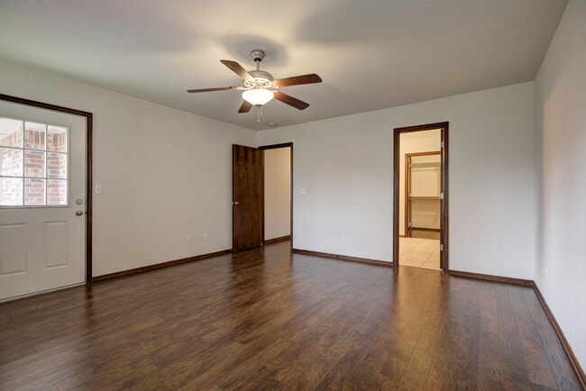 Building Photo - 509 Finch St