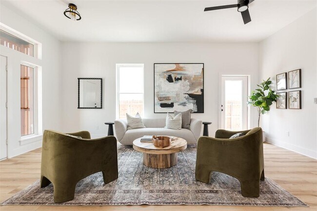 Building Photo - 1005 N Kelham Ave