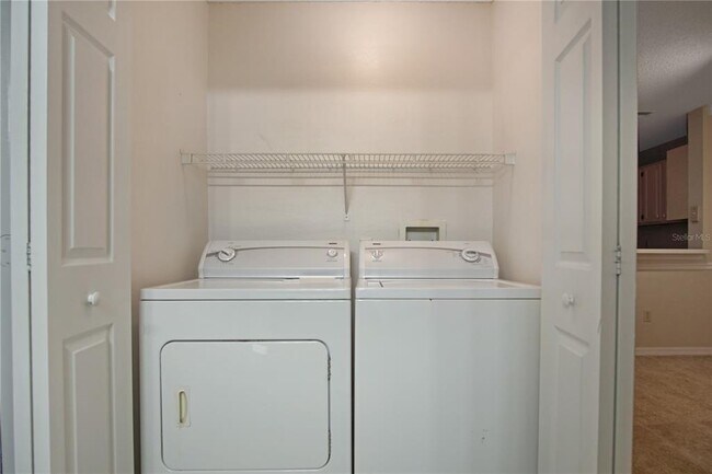 Building Photo - 1930 Summer Club Dr