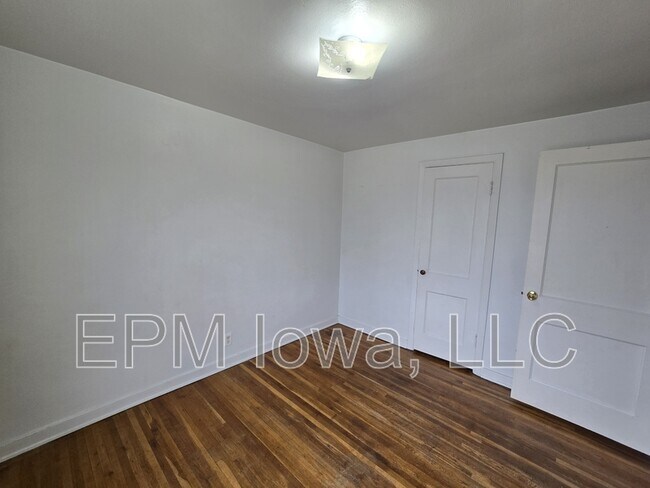 Building Photo - 269 Madison St