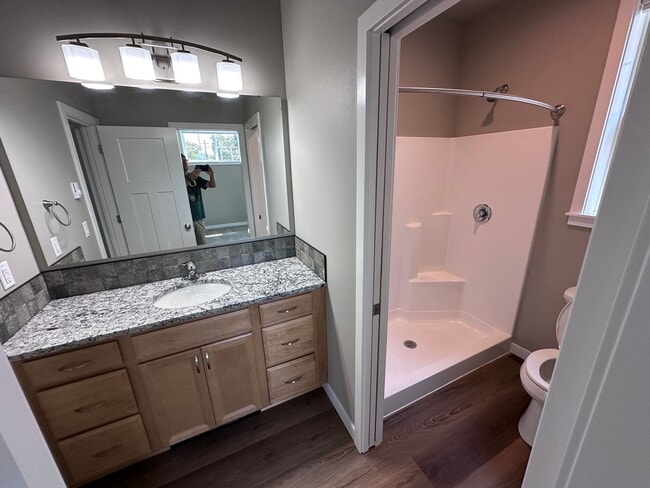 Building Photo - 4 Bedroom / 4 bath New Townhome. Every bedroom is its own Master Suite with your own full bathroo...