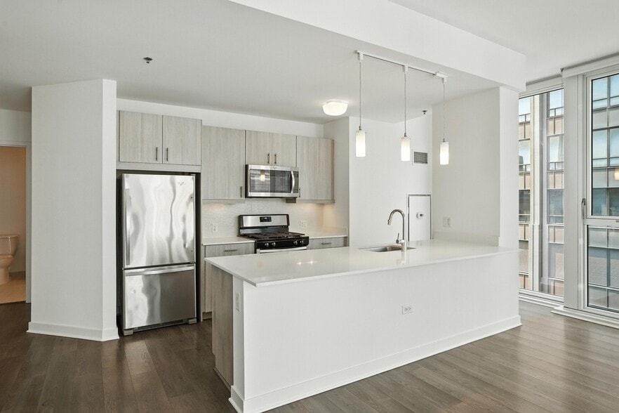 Building Photo - 133 N Dearborn St