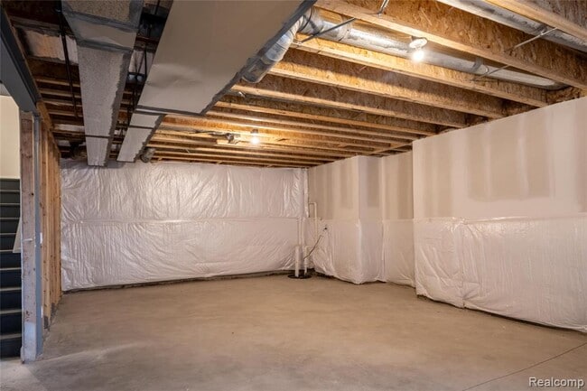 Building Photo - 5556 Hobart Ct