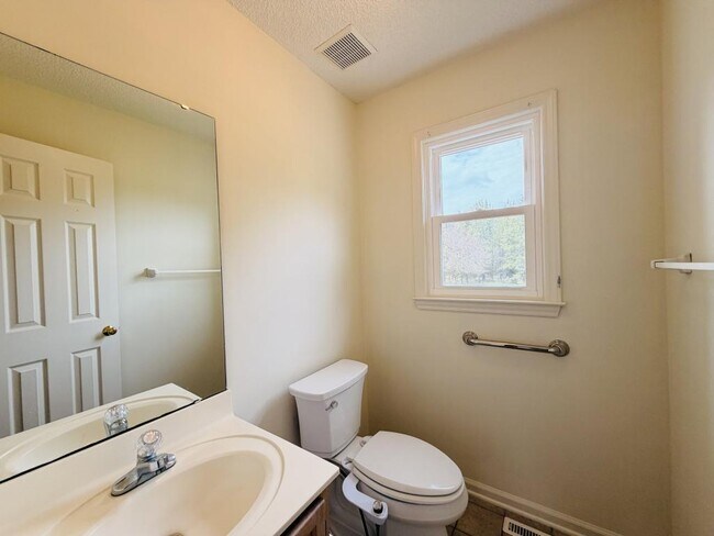 Building Photo - 118 Sunfish Dr