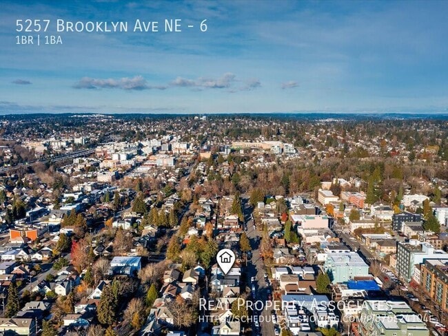 Building Photo - 5257 Brooklyn Ave NE