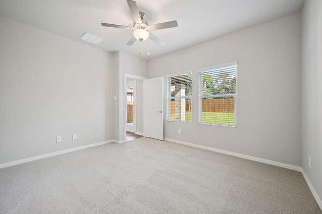 Building Photo - 1412 Bridgestone Dr