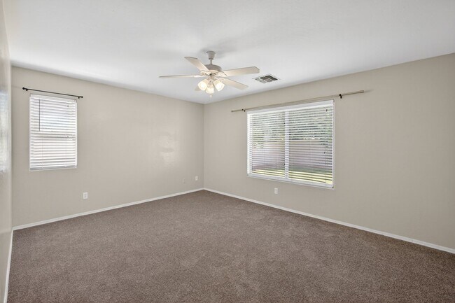 Building Photo - Updated House in Chandler Community