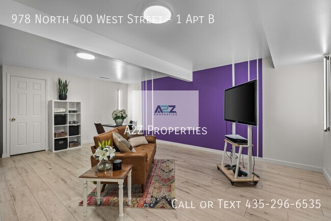 Building Photo - 978 N 400 W St