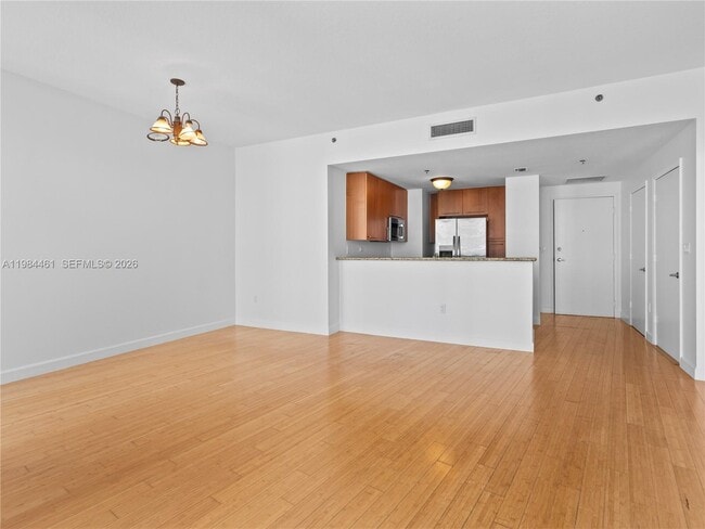 Building Photo - 6515 Collins Ave