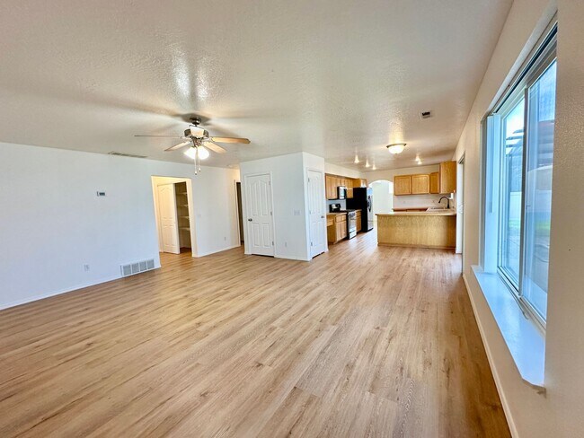 Building Photo - Newly Renovated Expansive Multi story 4 be...