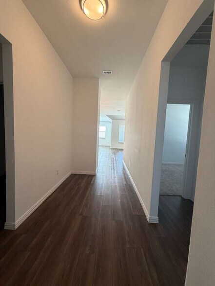 Building Photo - 3802 Chicory Ct