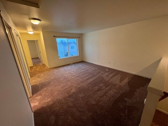 Building Photo - 3 Bedroom DuPont Home with Loft