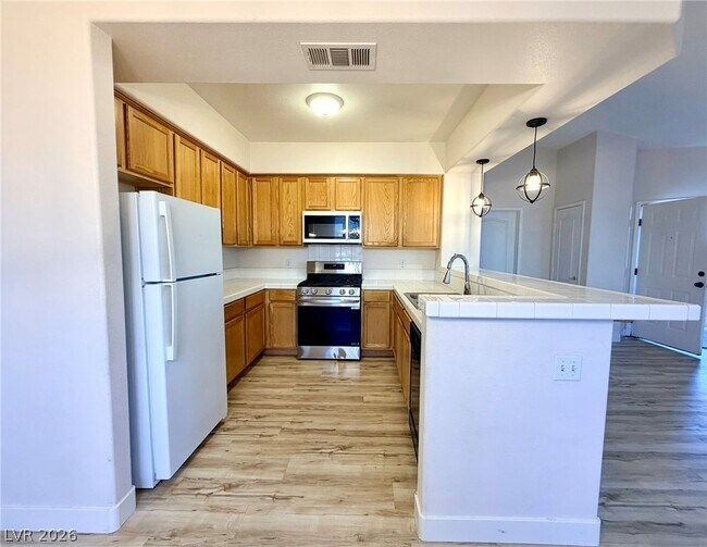 Building Photo - 9901 Trailwood Dr