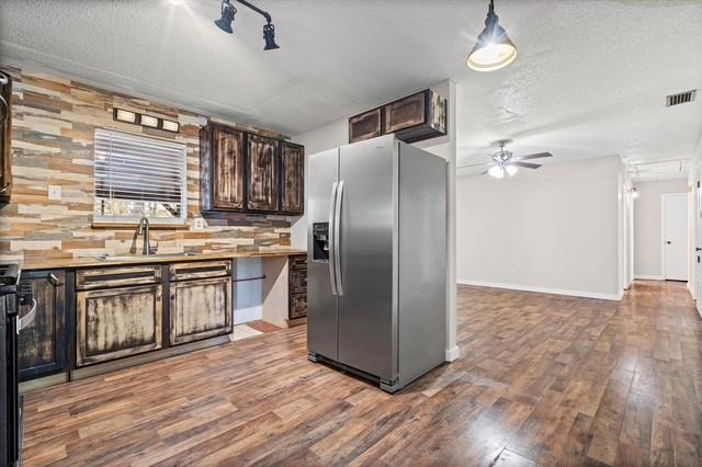 Building Photo - 7411 Wigfield Rd