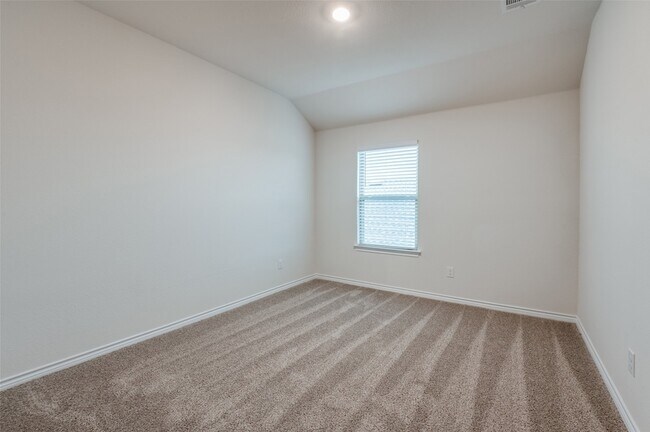 Building Photo - 4016 Moss Rd