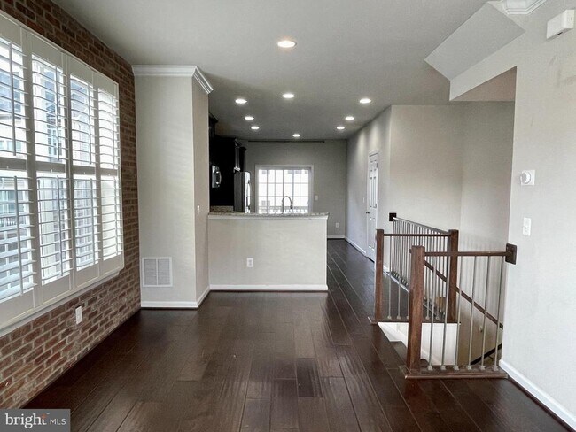 Building Photo - 201 Woodstream Cir